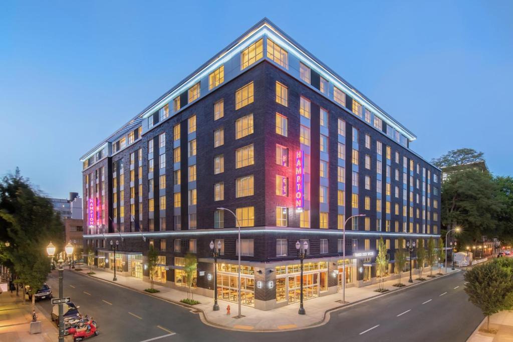 Hampton Inn And Suites By Hilton Portland-Pearl District photo