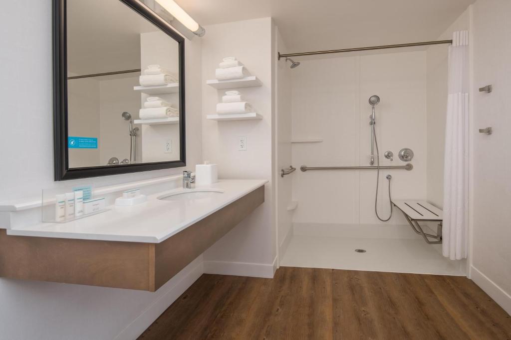 Hampton Inn And Suites By Hilton Portland-Pearl District photo