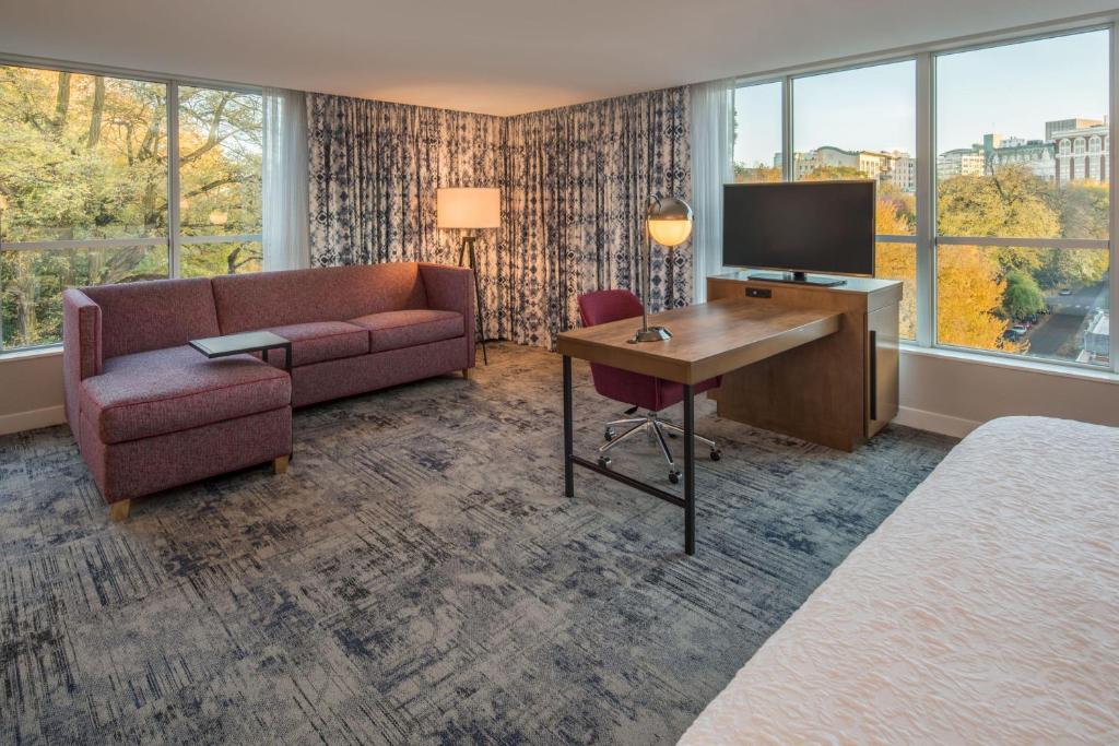 Hampton Inn And Suites By Hilton Portland-Pearl District photo