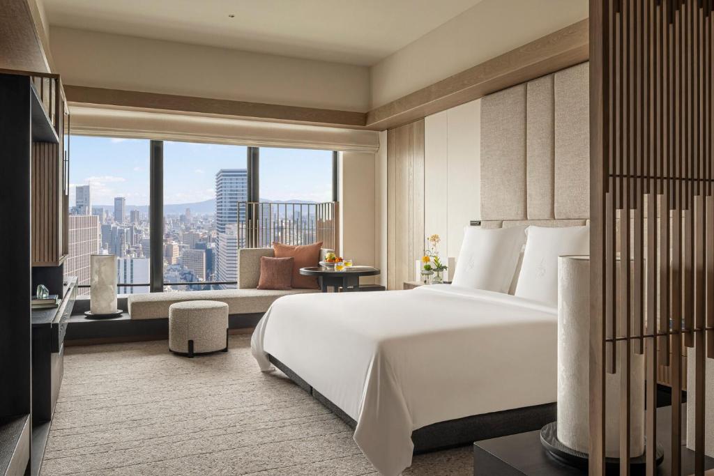 Four Seasons Hotel Osaka — Photo 1