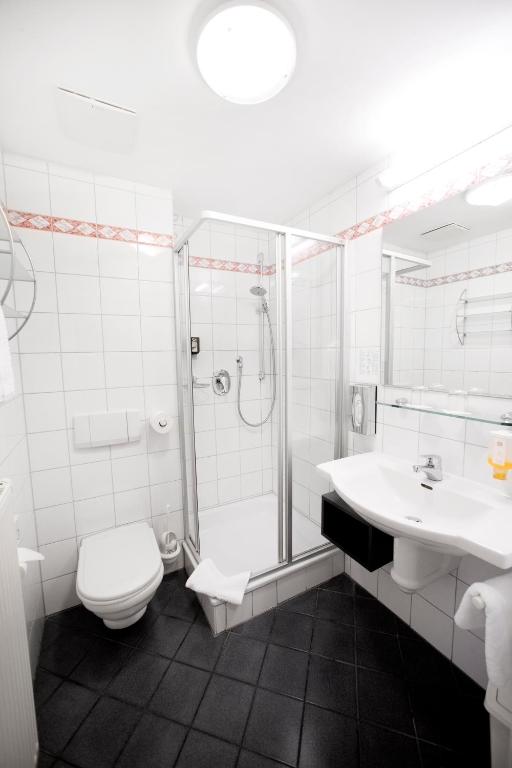 Koupelna v ubytování Hotel Weisses Lamm