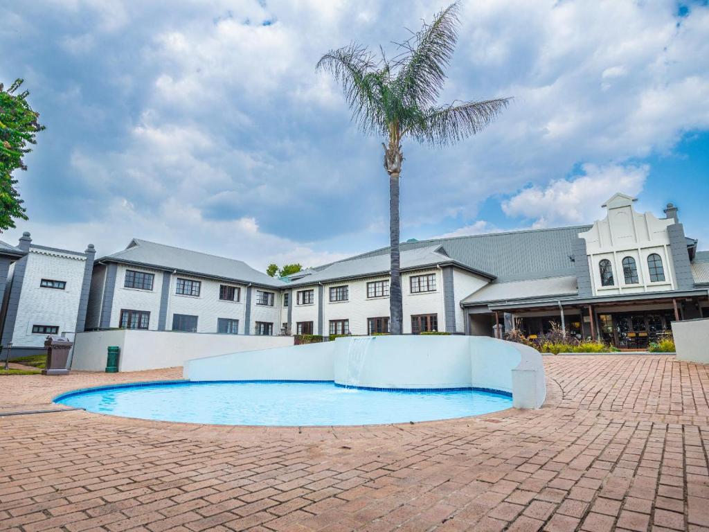 Swimmingpoolen hos eller tæt på Carousel Hotel