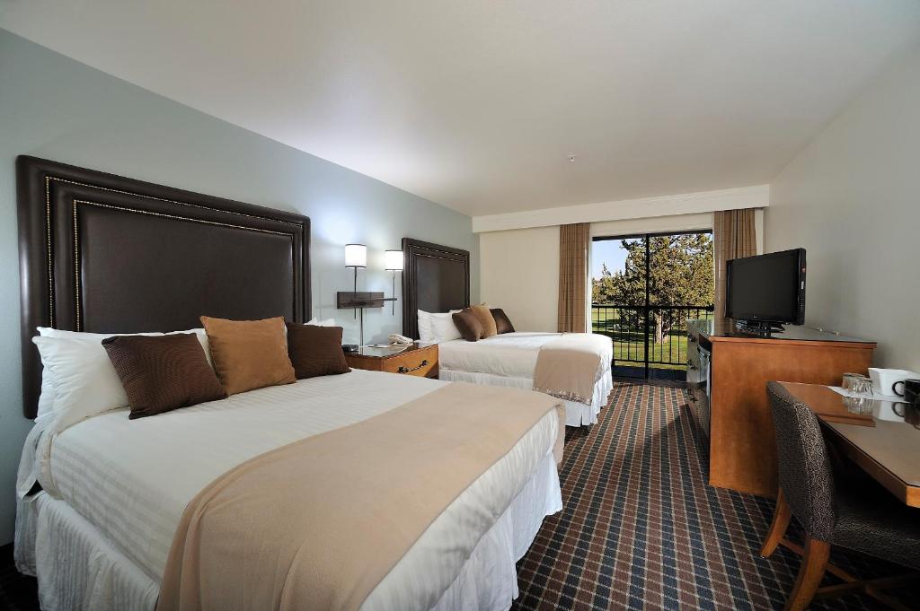 The Lodge at Eagle Crest - Queen Room With Two Queen Beds