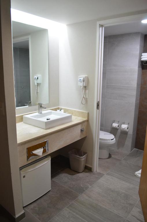 Koupelna v ubytování Casa Inn Business Hotel Celaya