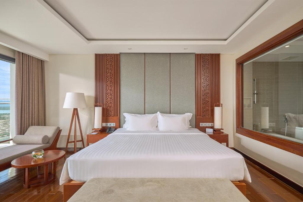 Phòng Deluxe Có Ban Công Nhìn Ra Biển