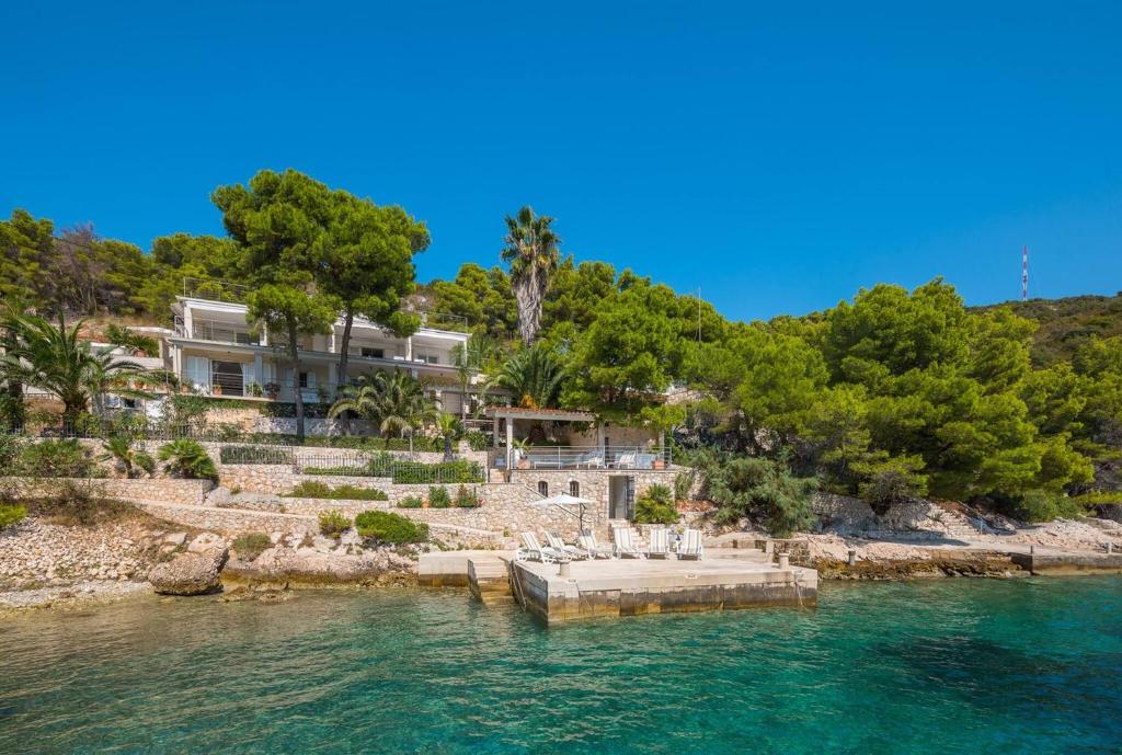 Luxury beachfront Villa Anemos Hvar with pool