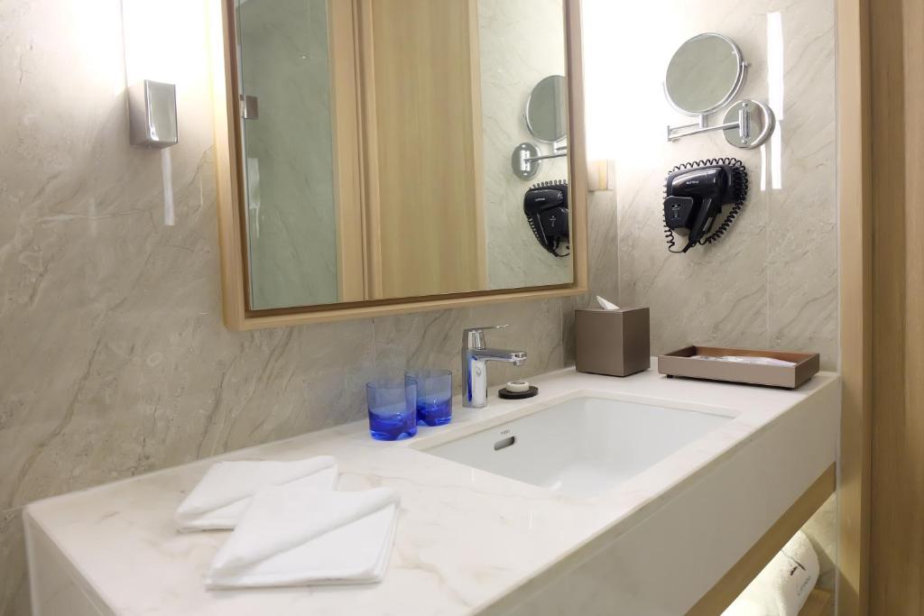 ห้องน้ำของ โรงแรมสกายวิว กรุงเทพ