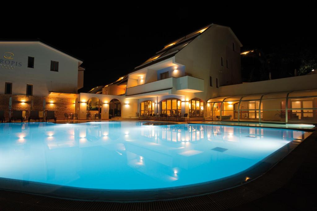 Bazén v ubytování Hotel Tropis nebo v jeho okolí