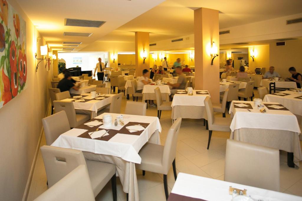 Restaurace v ubytování Hotel Tropis
