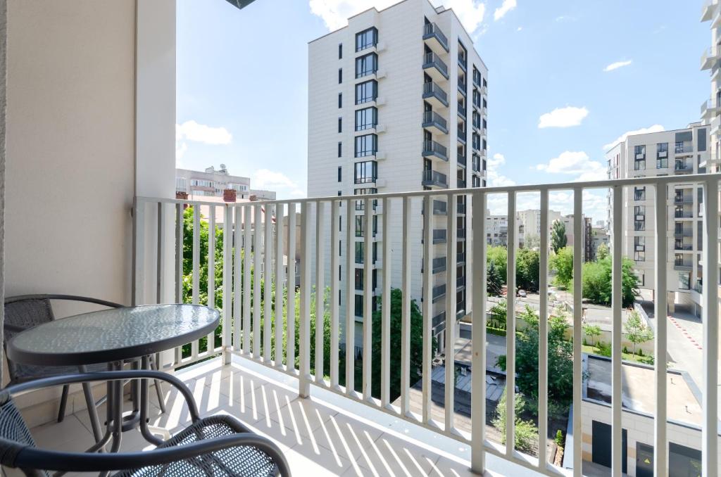 5-104a Yaroslaviv Grad, Bulvarno Kudriavska 17, Kyiv centre, Golden Gate metro nearby, fantastic city view, 15 kW backup power, Petrovdim Apartment photo 6