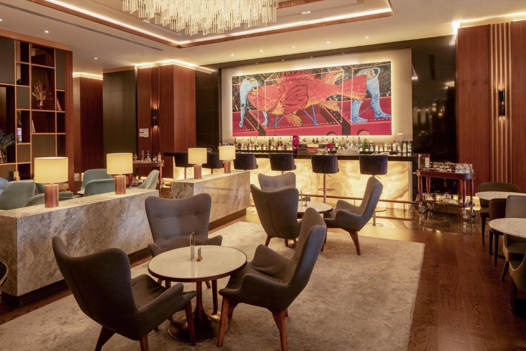 لابی و فضای عمومی Hilton Istanbul Maslak - تصویر ۵