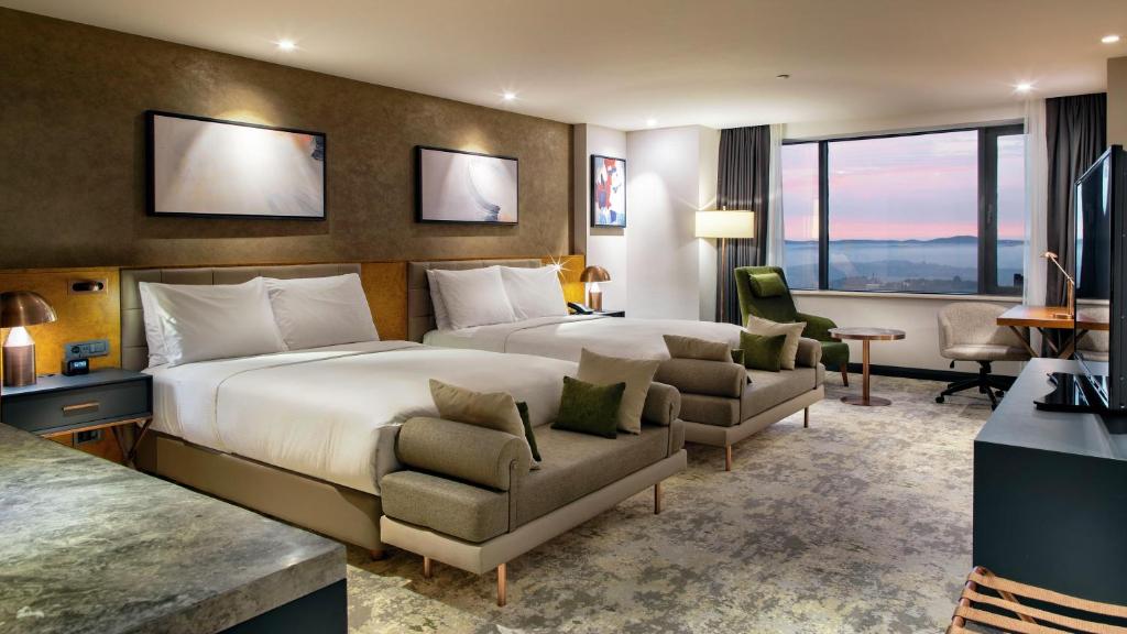 Hilton Istanbul Maslak - Habitación Deluxe Con Dos Camas Queen