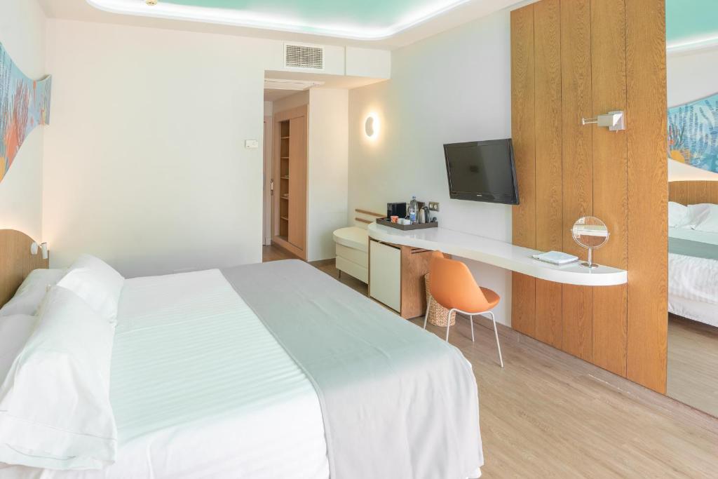 Hotel LIVVO Puerto de Mogán - Standard Doppelzimmer Mit Französischem Balkon