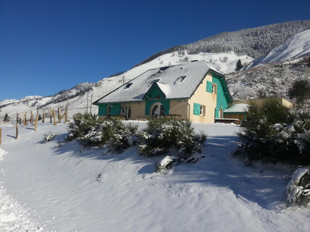 Gîte de montagne du Plateau de Lhers- Accueil randonneurs v zimě