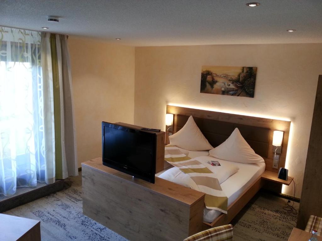 TV a/nebo společenská místnost v ubytování Wellness-Hotel Talblick