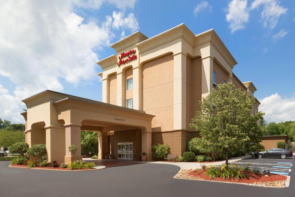 a rendering of a hotel building at Hampton Inn & Suites Greenfield in Greenfield