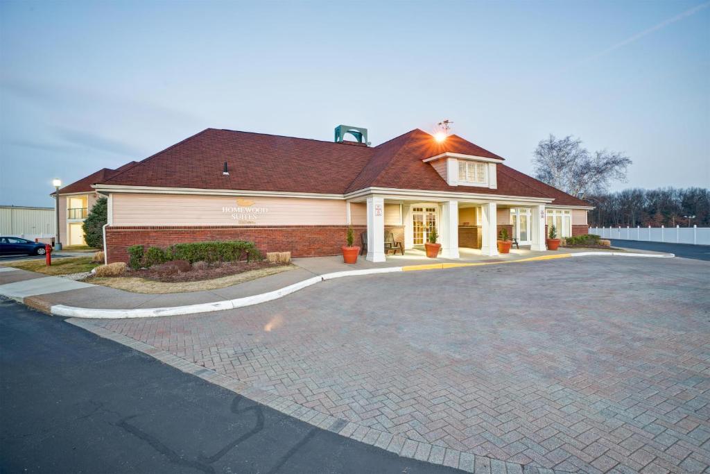 Homewood Suites by Hilton Windsor Locks Hartford - Housity