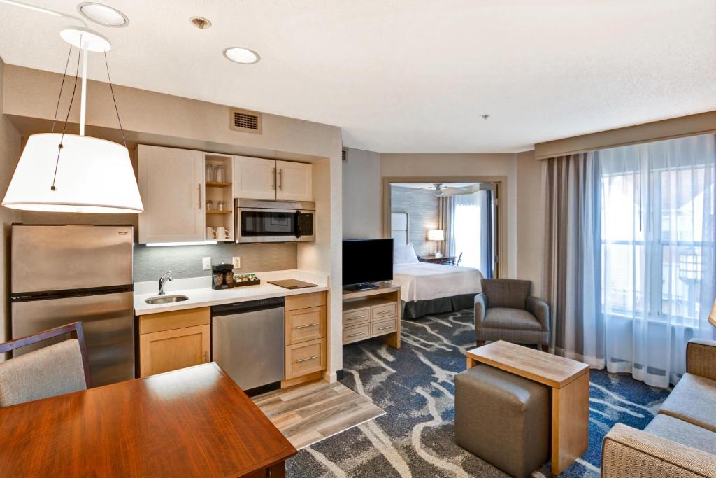 Homewood Suites by Hilton Windsor Locks Hartford - Suite Premium Con Cama Extragrande - No Fumadores