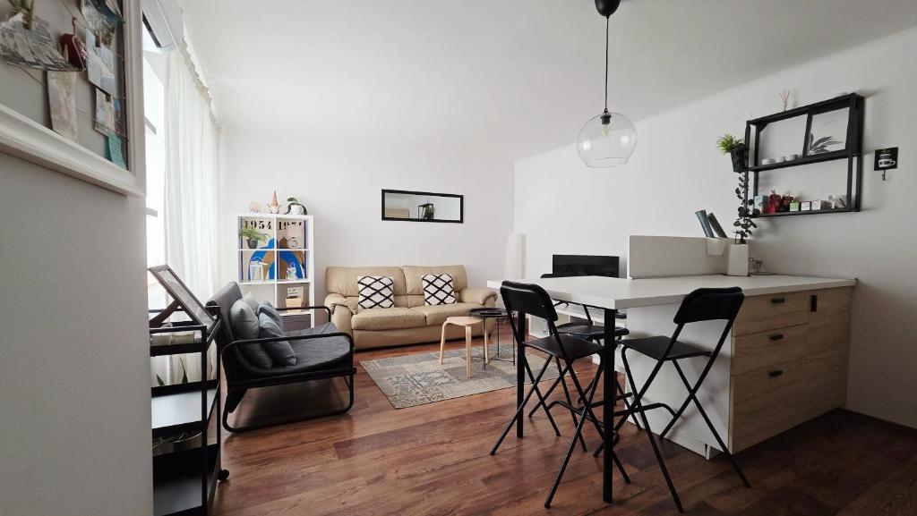 Garden View & private parking