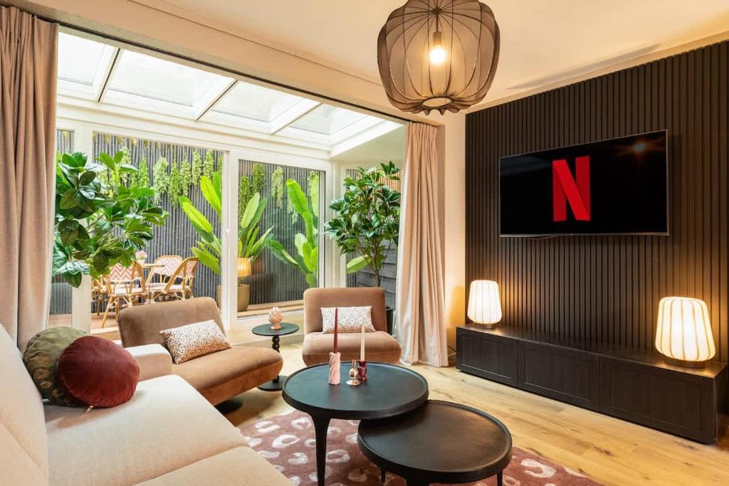 Loft rare avec patio chic - Tour Eiffel