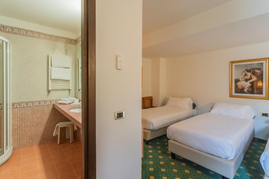 Polo Hotel - Familiekamer Met Eigen Badkamer