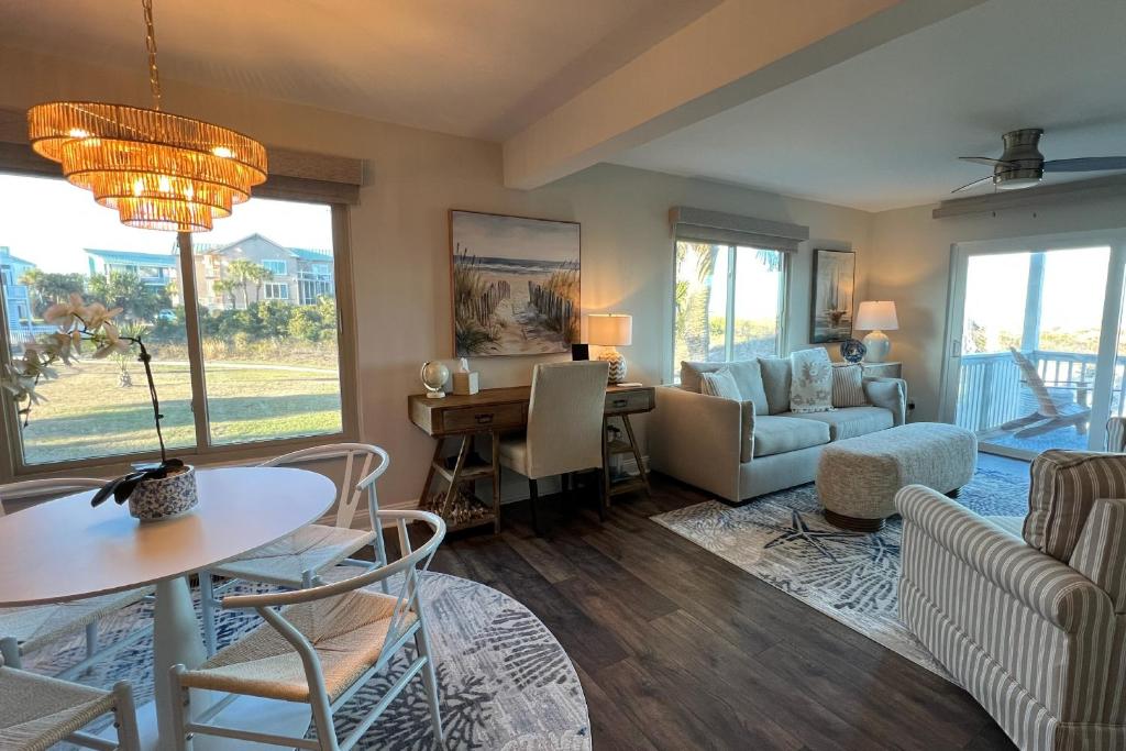 Beachfront Saint Helena Island Condo w/ Amenities!, Hilton Head Island, SC