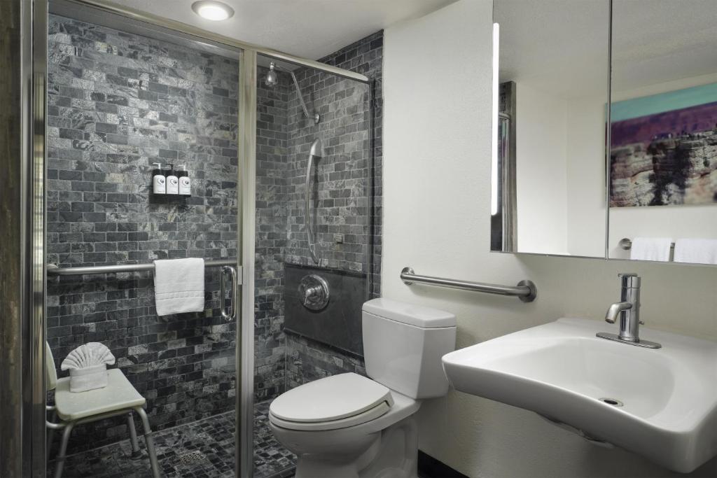 The Clarendon Hotel & Spa, BW Signature Collection photo