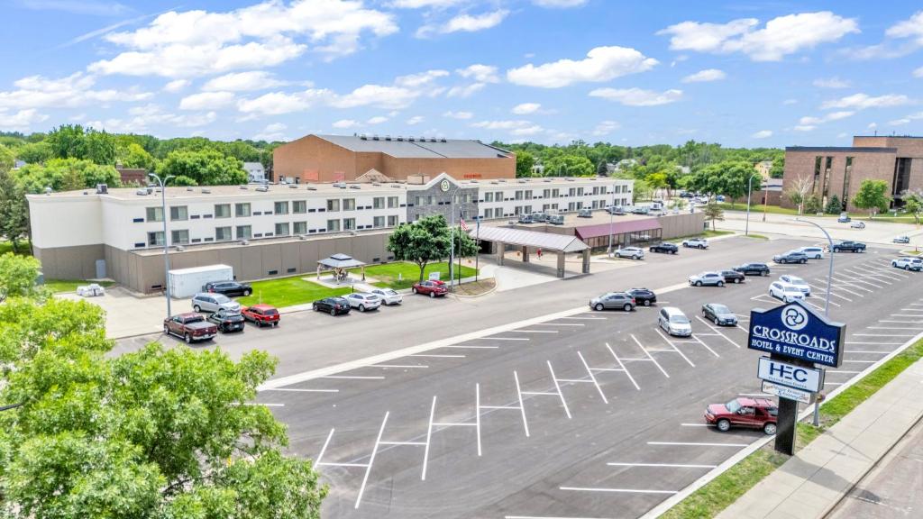 Crossroads Hotel and Huron Event Center - Housity