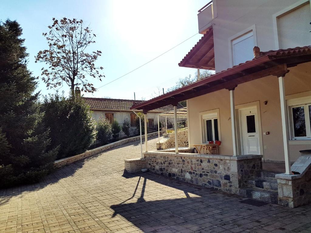 The building in which a vendégházakat is located