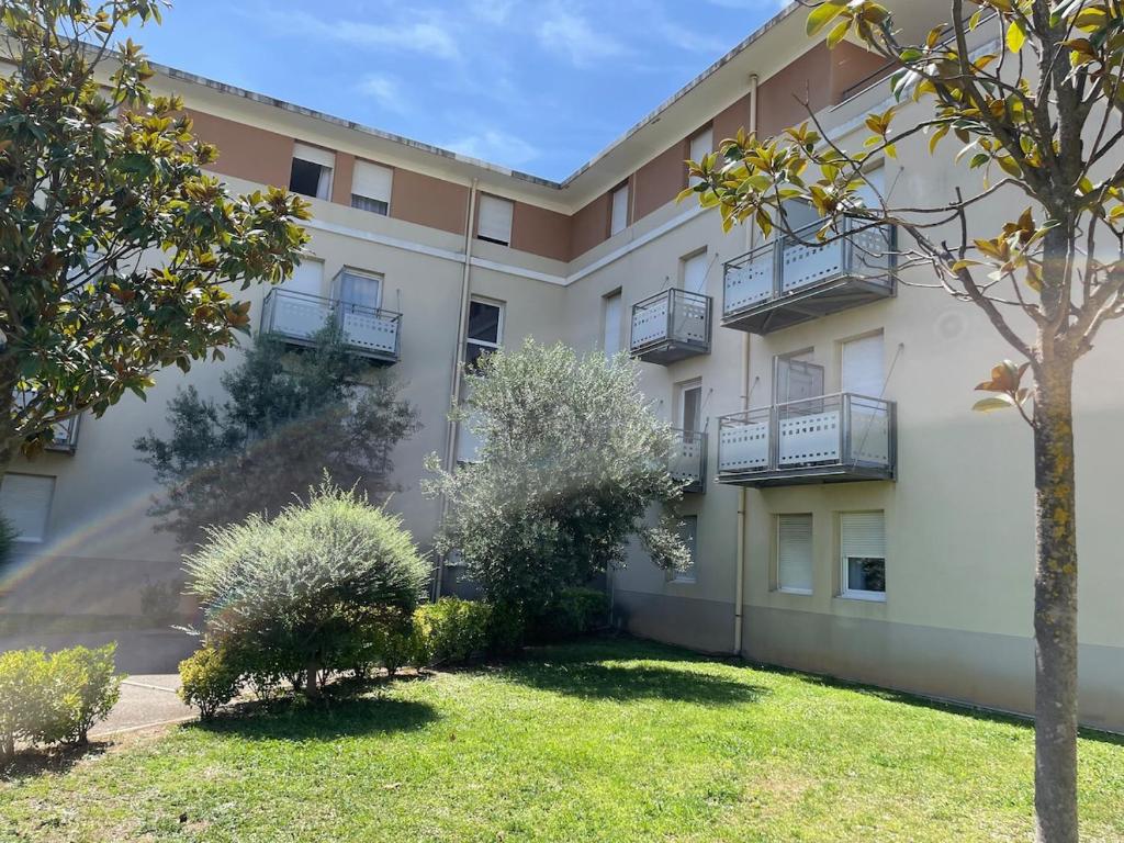 Bel appartement dans jolie résidence