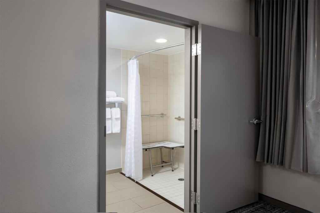 Hyatt Place Indianapolis Airport photo