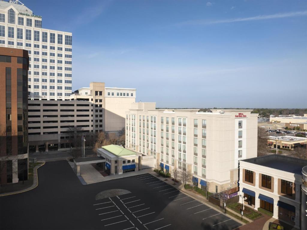 Hilton Garden Inn Virginia Beach Town Center - Housity
