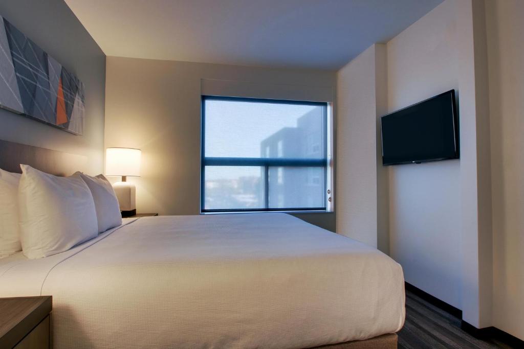 Hyatt House Oak Brook photo