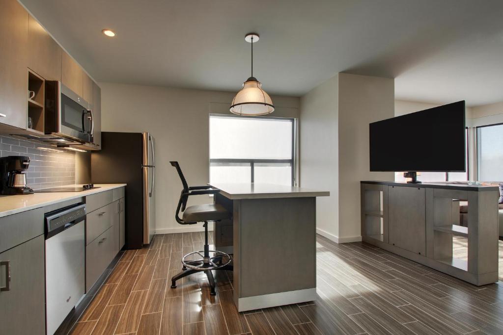 Hyatt House Oak Brook photo