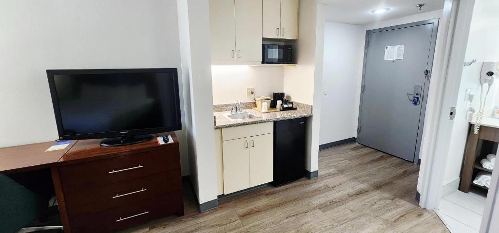 Comfort Inn Pensacola - University Area photo