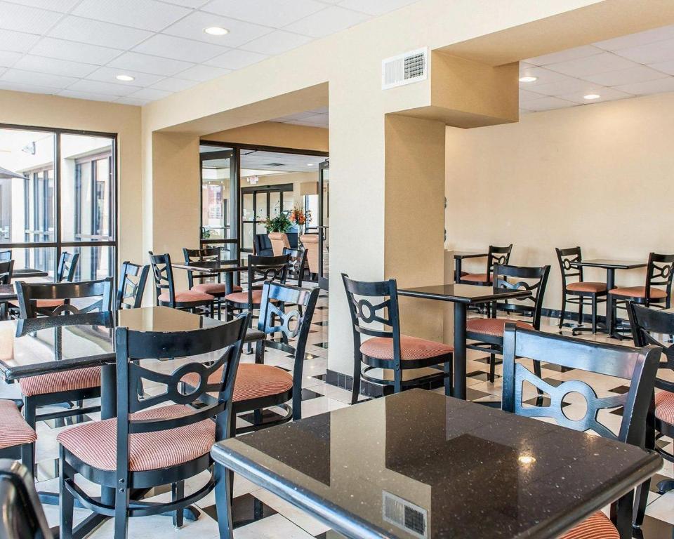 Quality Inn & Suites Mattoon South photo