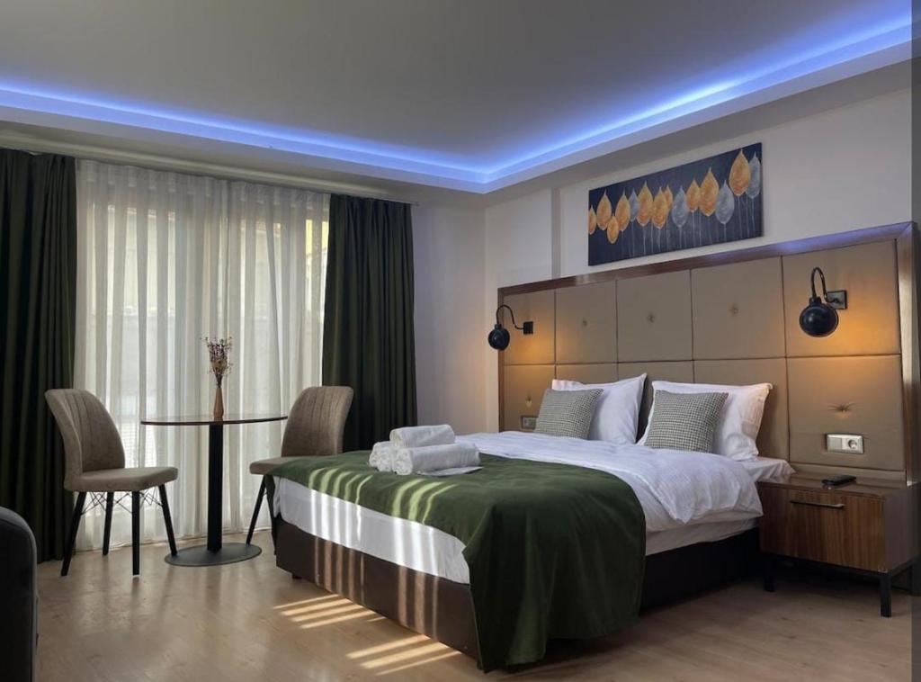 Elegance Suites - Deluxe Suite