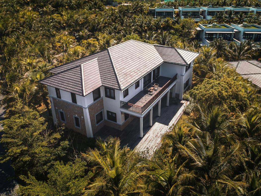 Biệt thự 4 Phòng ngủ Nhìn ra Khu vườn