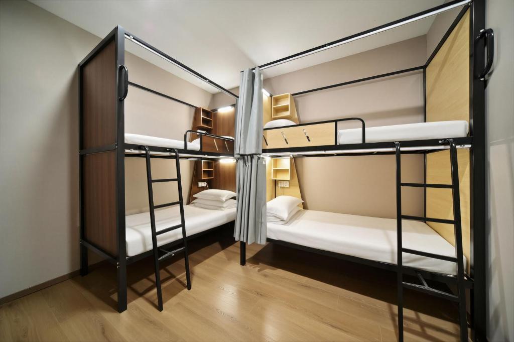 Beijing Xingshe Youth Hostel - Letto Singolo In Stanza Dormitorio Maschile