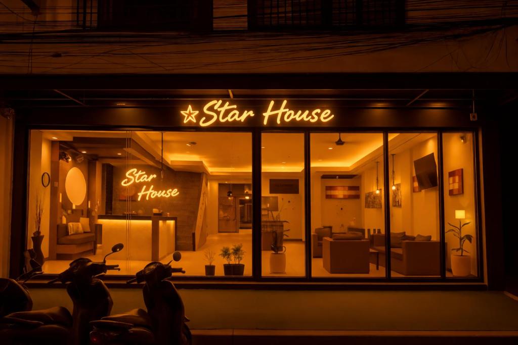 لابی و فضای عمومی Star House, Patong - تصویر ۵