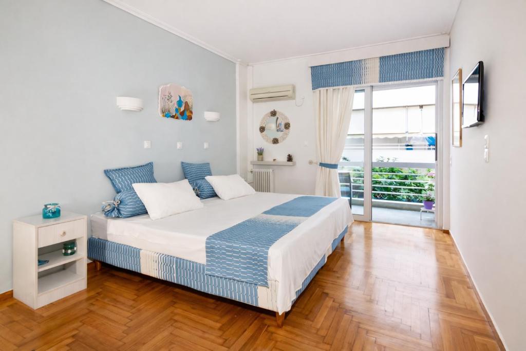 Seaside Escape with Balcony in Paleo Faliro