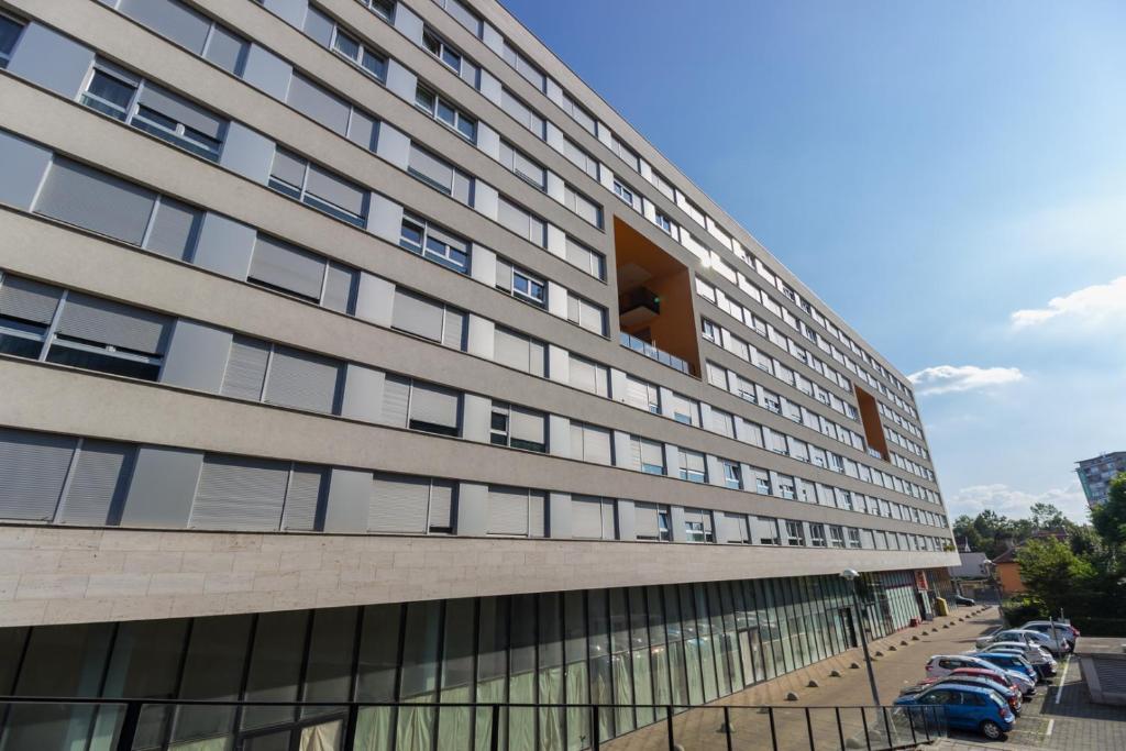 Budynek, w którym mieści się apartament