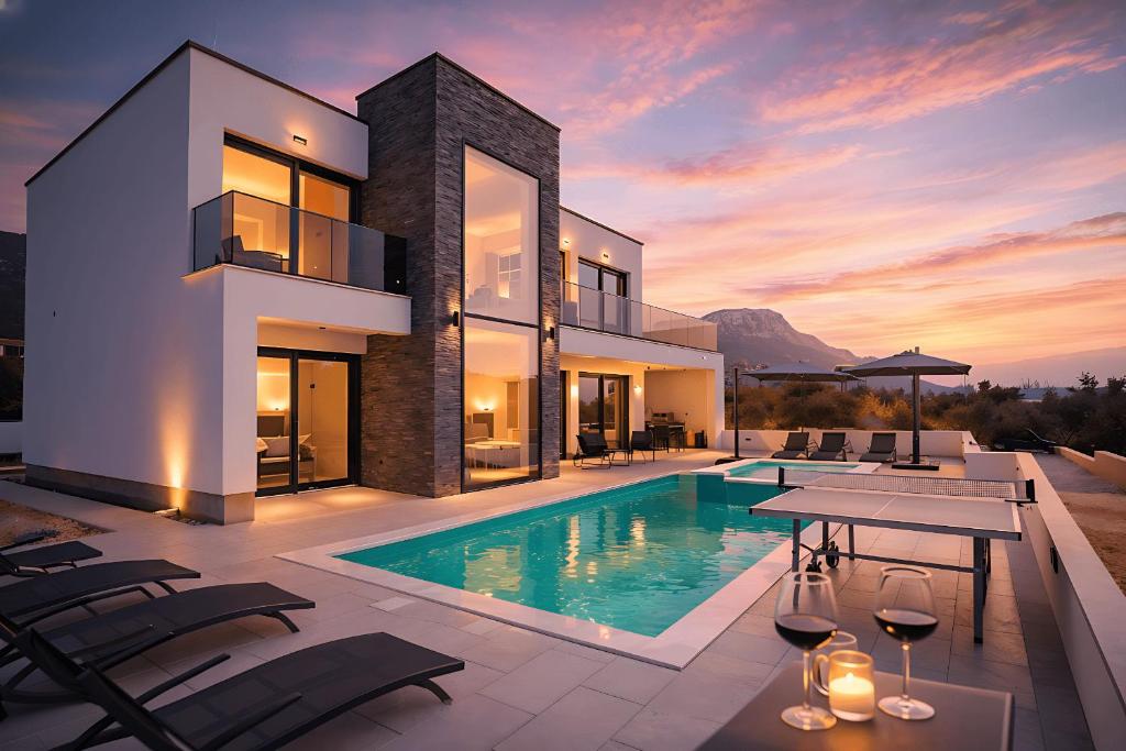 Heated Whirl/-Pool · View · AC · WIFI · Parking
