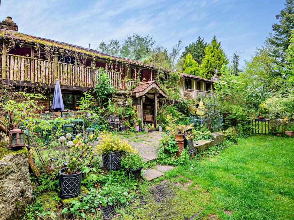 a garden in the backyard of a house at 4 Bed in Lydney oc-55969 in Bream