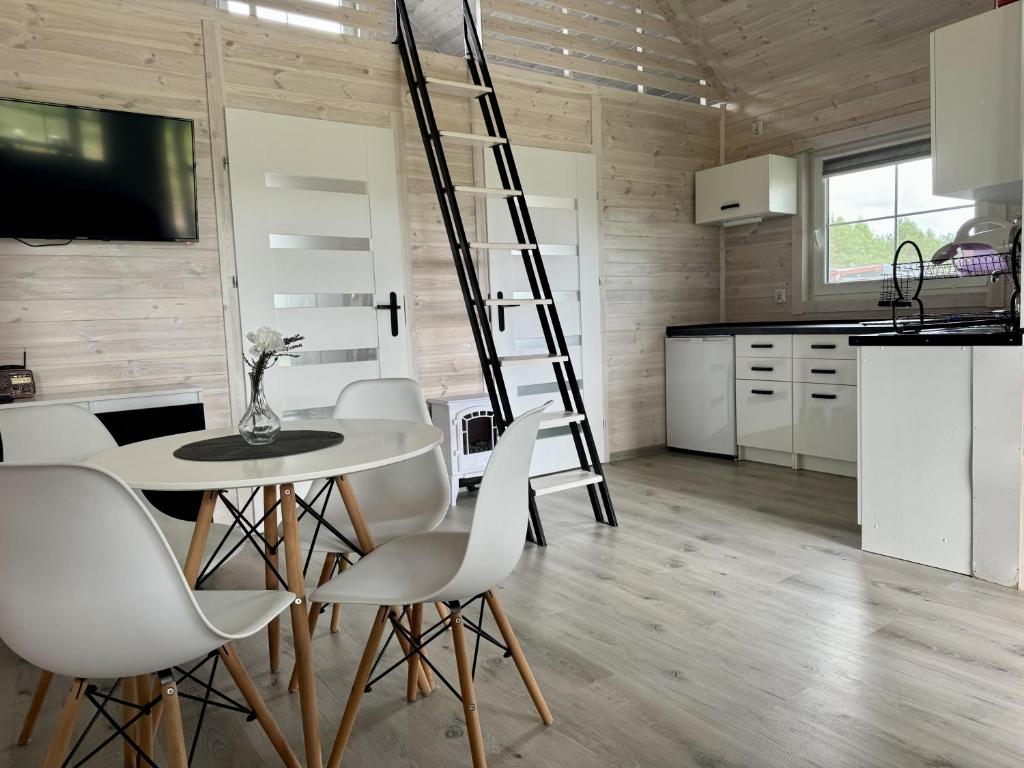 Stacja Kołczela - domki letniskowe nad jeziorem - Haus Mit Drei Schlafzimmern