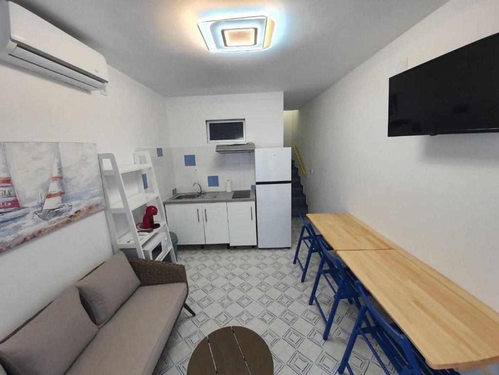 LA MAISONNETTE BLEUE
