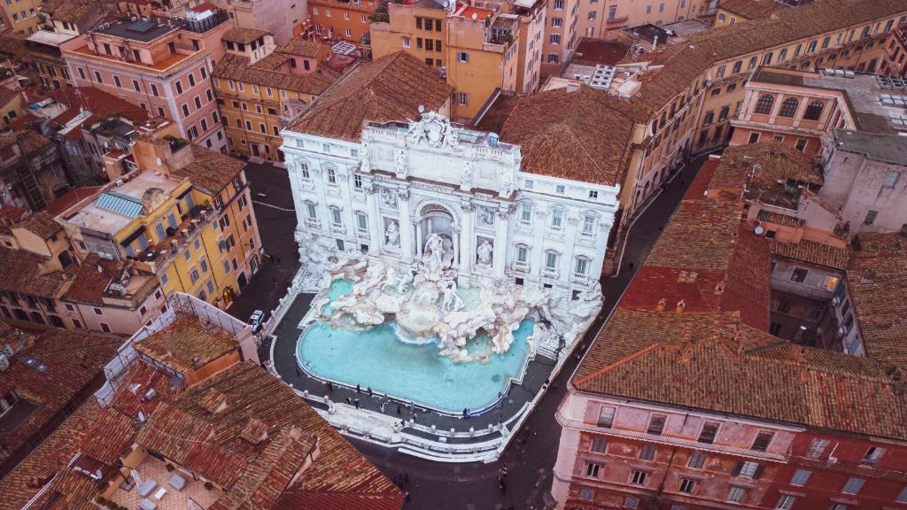 Trevi Fountain Apartment
