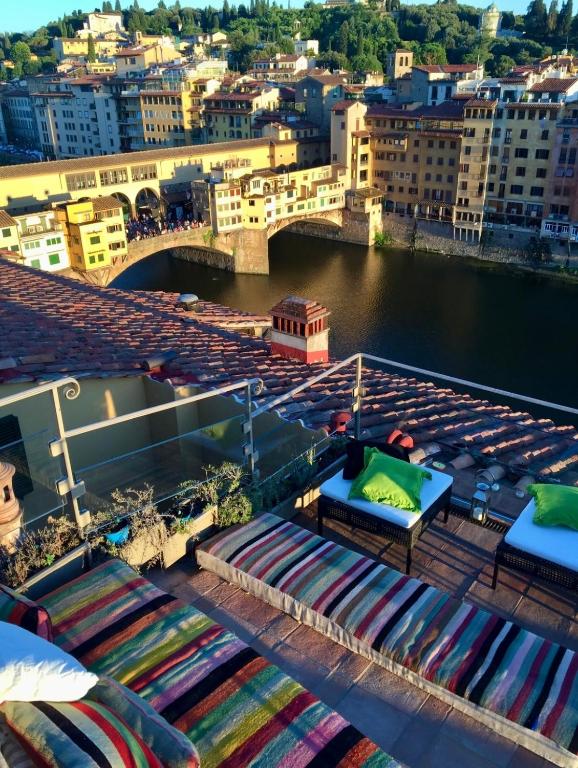 Private Penthouse on the Arno river
