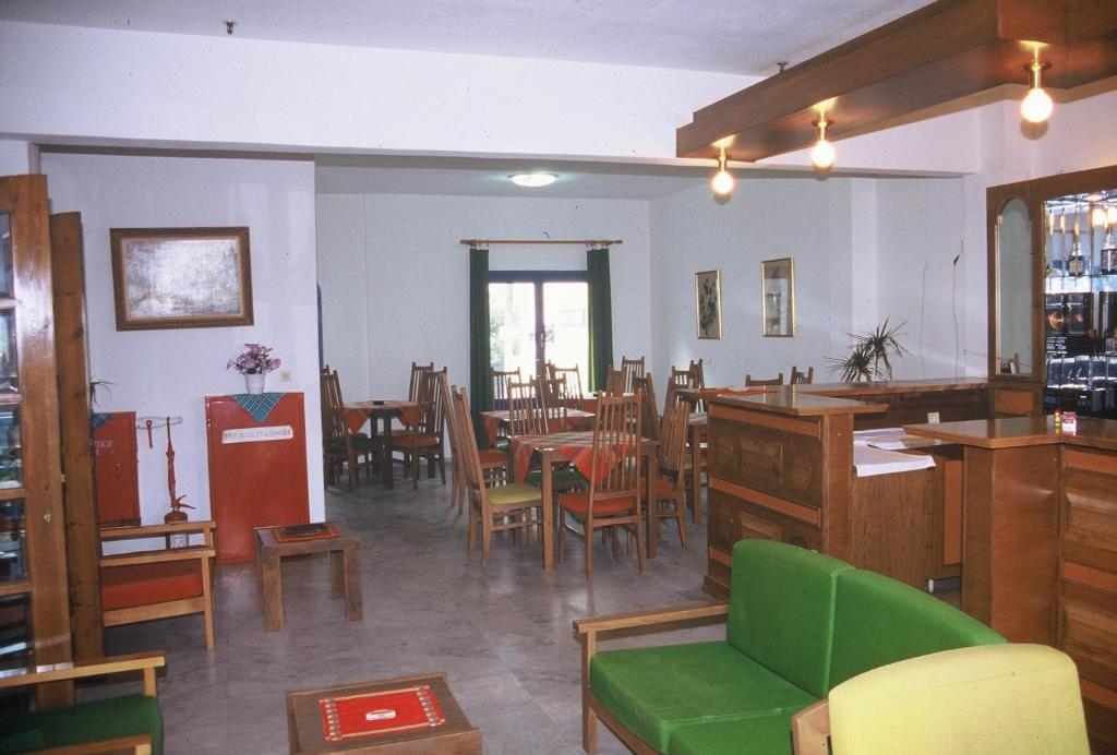 Restaurace v ubytování Friday Hotel