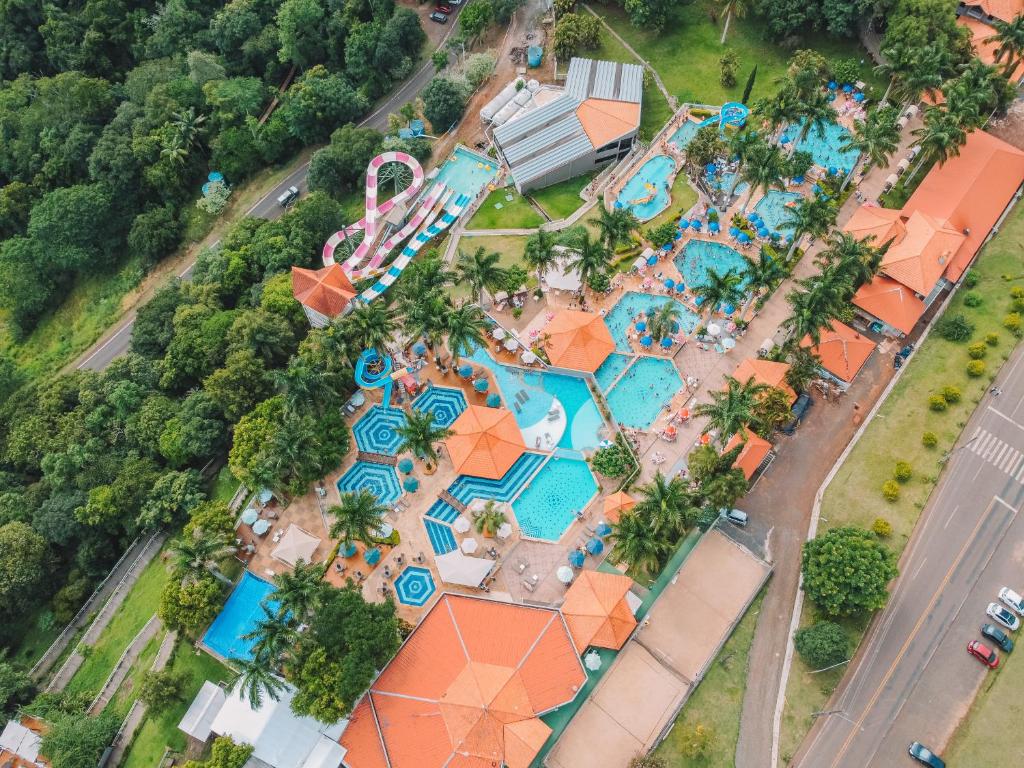 an overhead view of a pool at a resort at Itá Thermas Resort e Spa in Itá